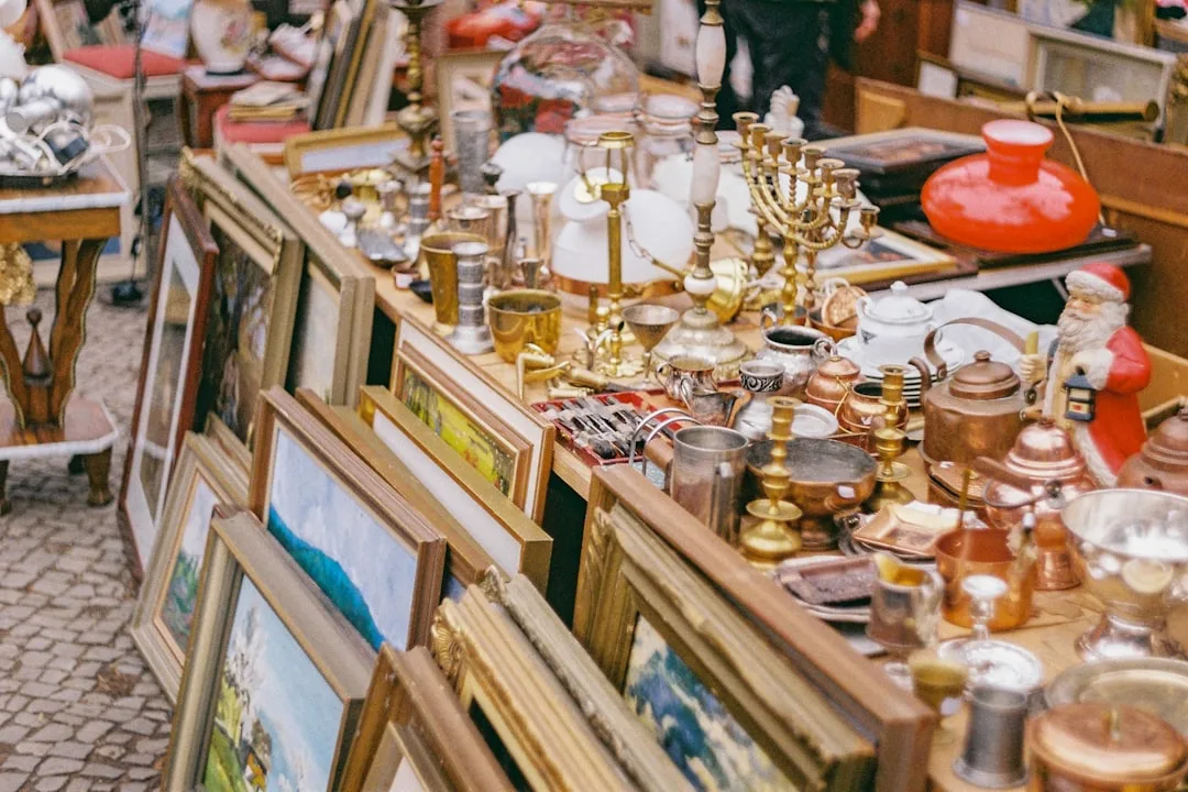 Trödelmarkt-Schätze erkennen: Ihr Weg zu Antiquitäten und Sammlerstücken